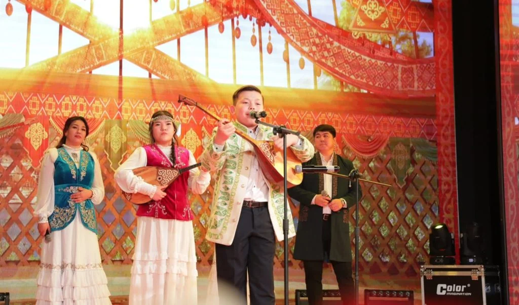 «Әйел – тіршіліктің тұмары» атты мерекелік кеш өтті