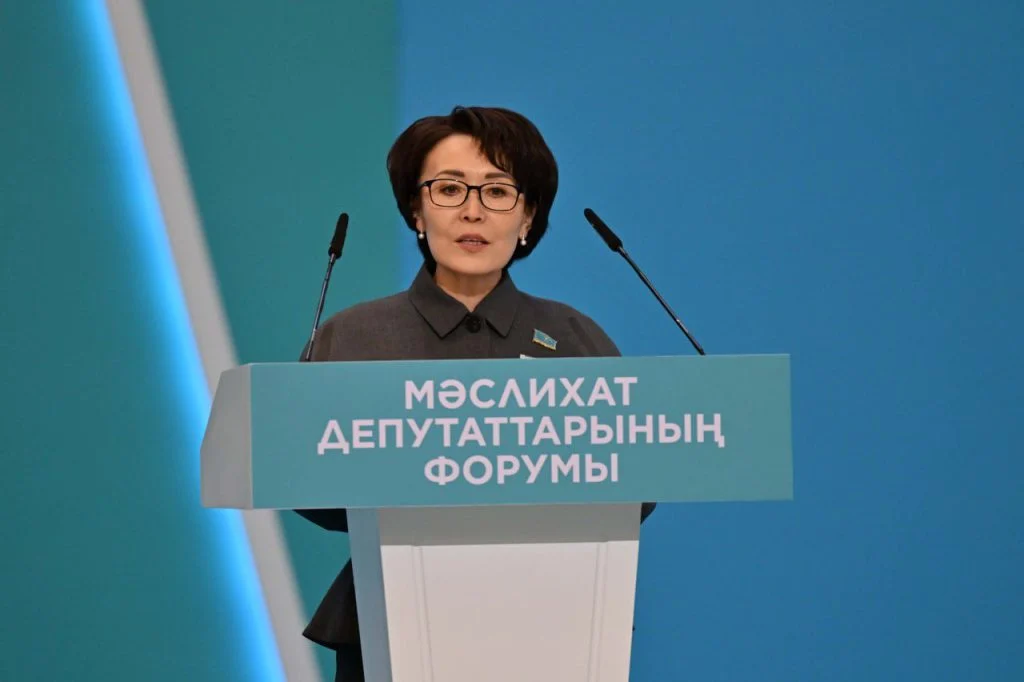 Тәуелсіздік сарайында Мемлекет басшысы Қасым-Жомарт Тоқаевтың қатысуымен барлық деңгейдегі мәслихат депутаттарының ІІІ республикалық форумы өтіп жатыр