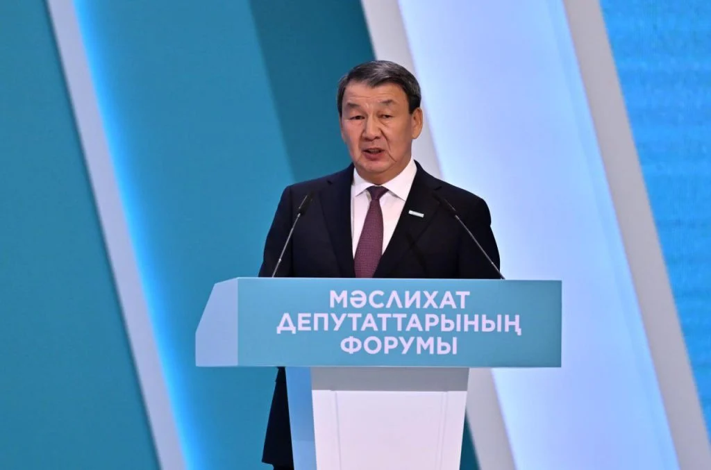 Тәуелсіздік сарайында Мемлекет басшысы Қасым-Жомарт Тоқаевтың қатысуымен барлық деңгейдегі мәслихат депутаттарының ІІІ республикалық форумы өтіп жатыр