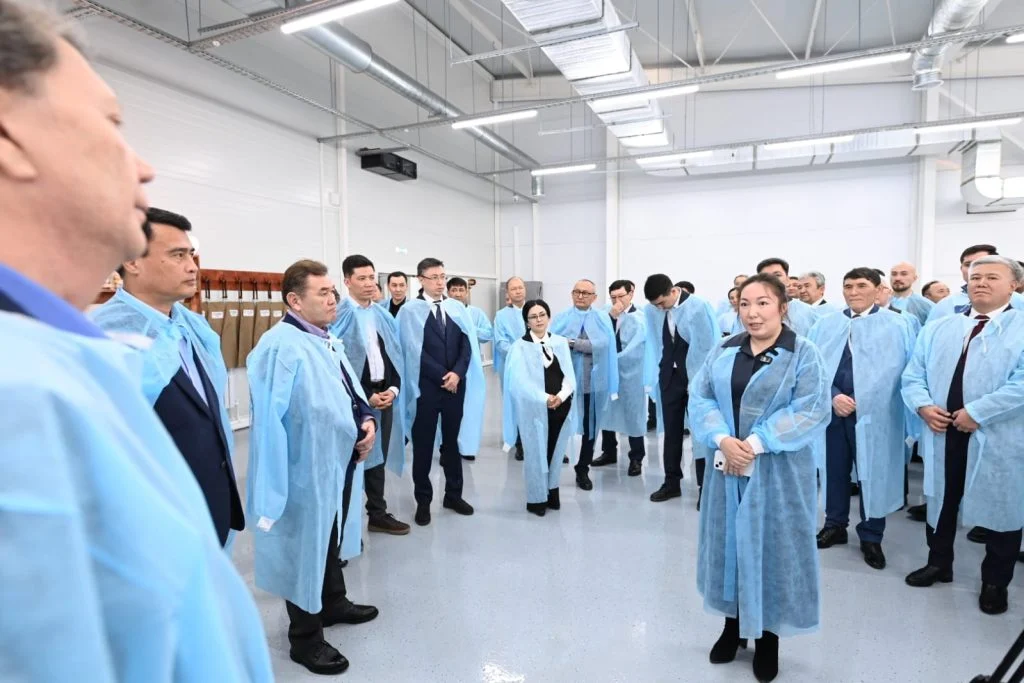 Сыр өңіріндегі сапарында Жалпұлттық коалиция өкілдері өңір кәсіпкерлері және көлік саласы өкілдерімен Конституция жобасы талқыланды