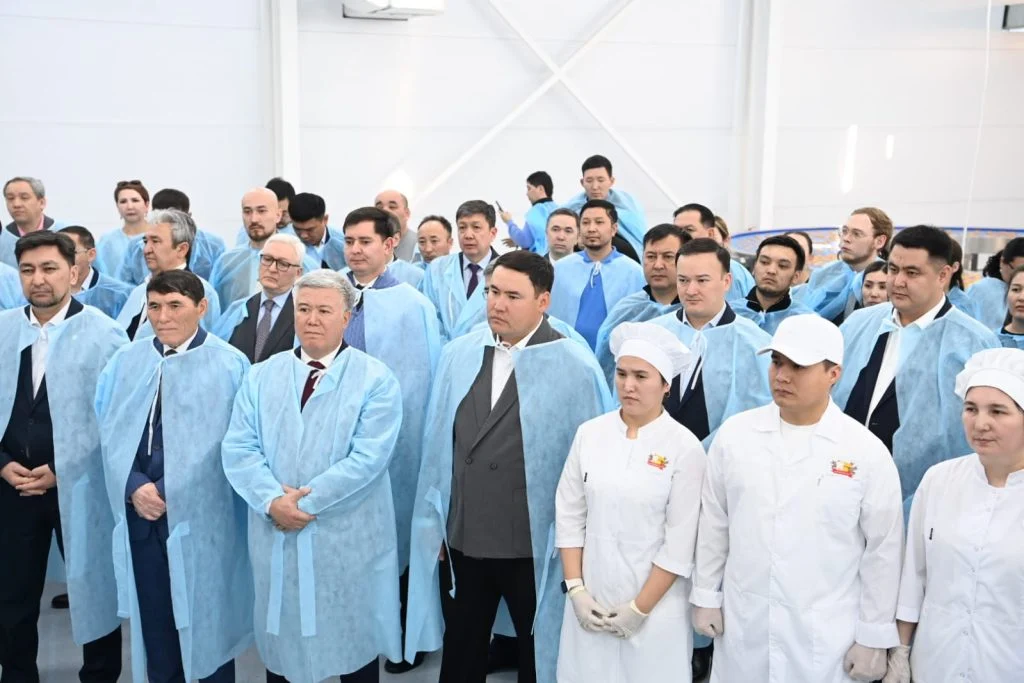 Сыр өңіріндегі сапарында Жалпұлттық коалиция өкілдері өңір кәсіпкерлері және көлік саласы өкілдерімен Конституция жобасы талқыланды