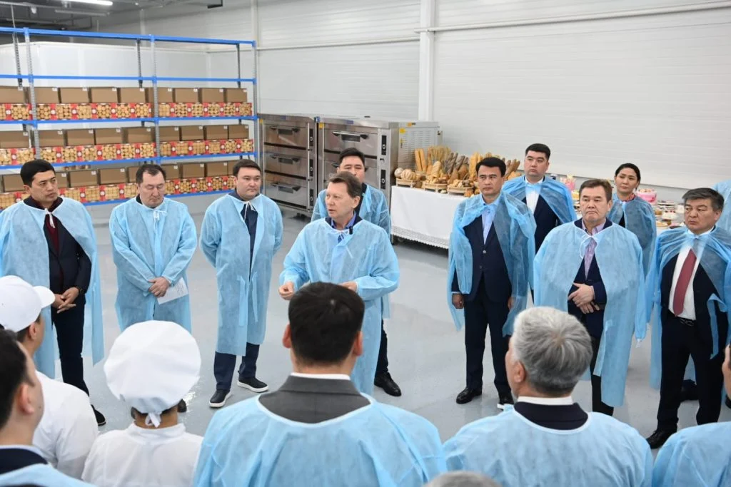 Сыр өңіріндегі сапарында Жалпұлттық коалиция өкілдері өңір кәсіпкерлері және көлік саласы өкілдерімен Конституция жобасы талқыланды