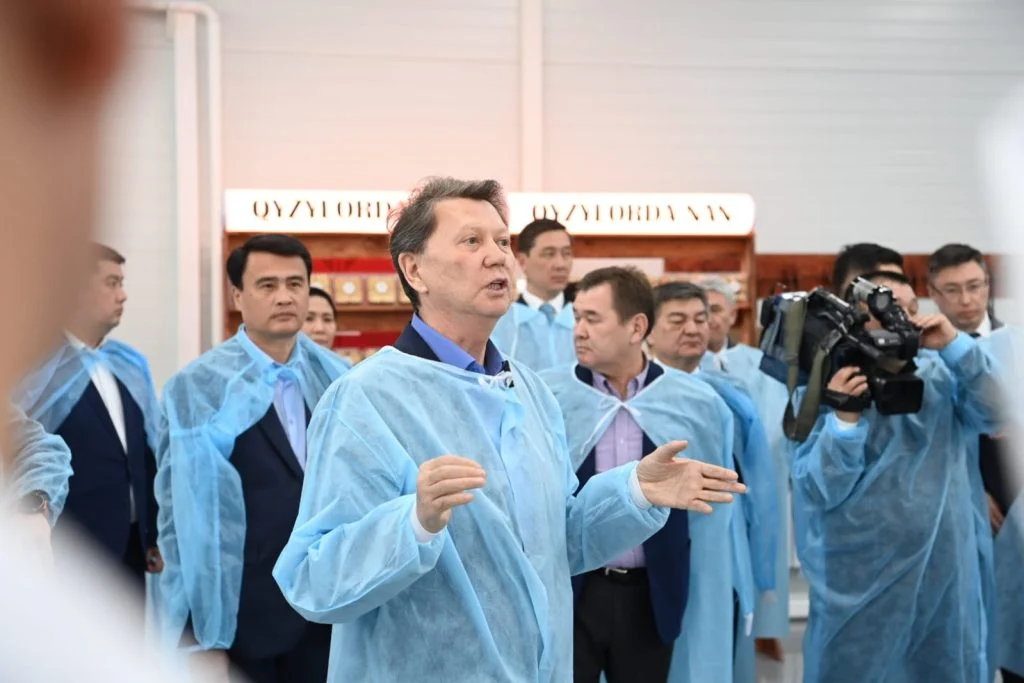 Сыр өңіріндегі сапарында Жалпұлттық коалиция өкілдері өңір кәсіпкерлері және көлік саласы өкілдерімен Конституция жобасы талқыланды