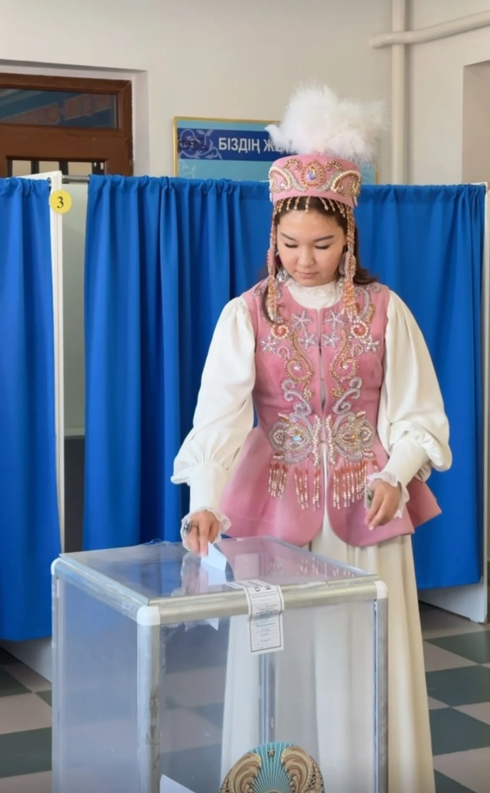 «Мерейлі отбасы» ұлттық байқауының номинанты Қожабековтар отбасы референдумда дауыс берді