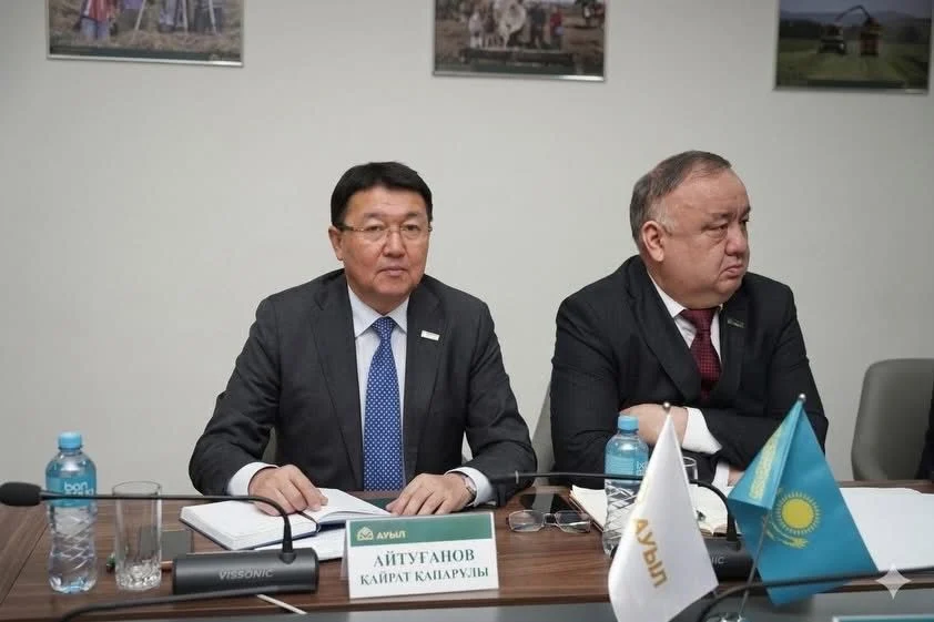 «Байтақ» партиясы референдумнан кейінгі алғашқы Саяси кеңес отырысын өткізді