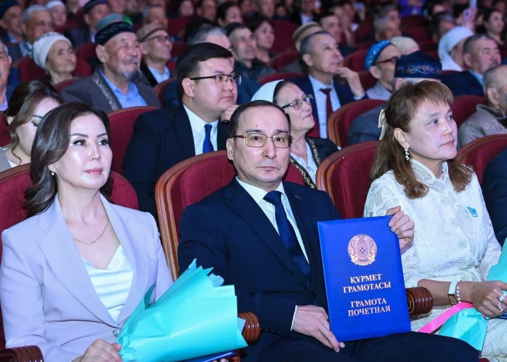 «Өнер орталығында» мерекелік салтанатты жиын өтті