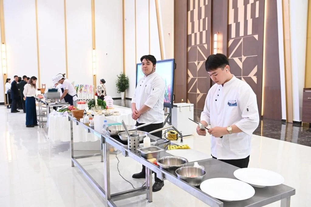 Парламент депутаттары құзыреттілік орталығының жұмысын көрді