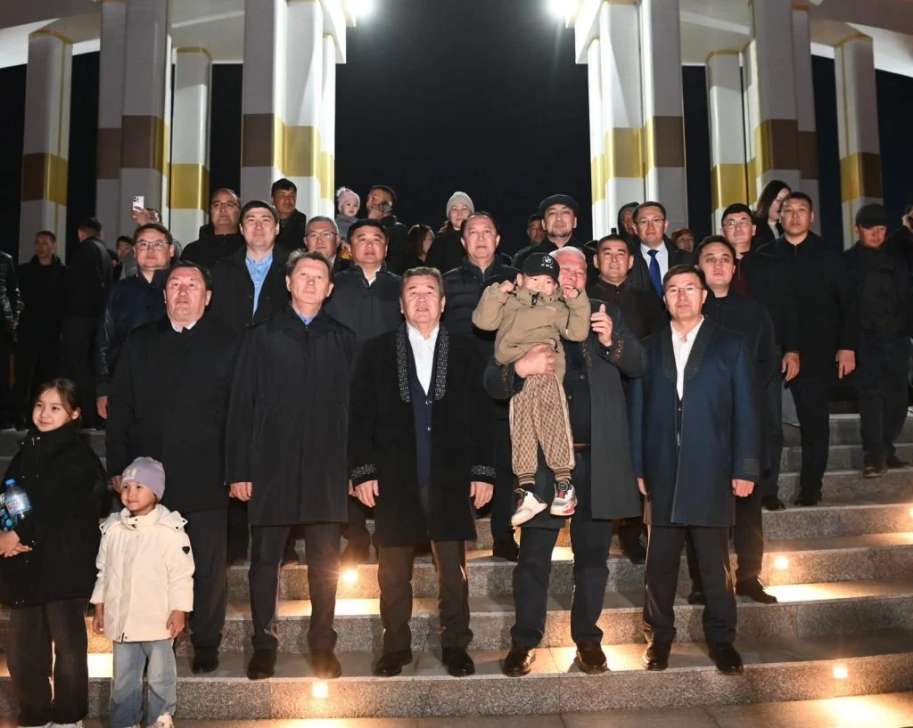 Парламент депутаттары жақында ашылған Президент саябағында болды