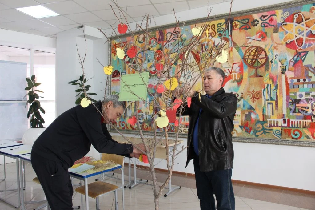 Әкелер форумы: цифрлық дәуірдегі тәрбие туралы ашық диалог