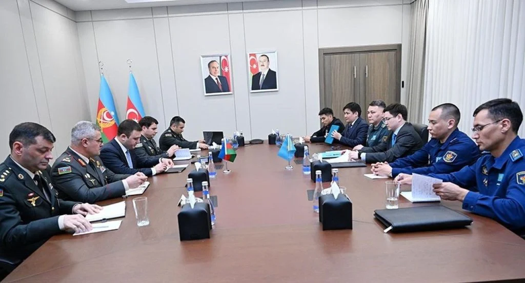 Қазақстан Қорғаныс министрінің цифрландыру жөніндегі орынбасары Бакуге сапармен барды