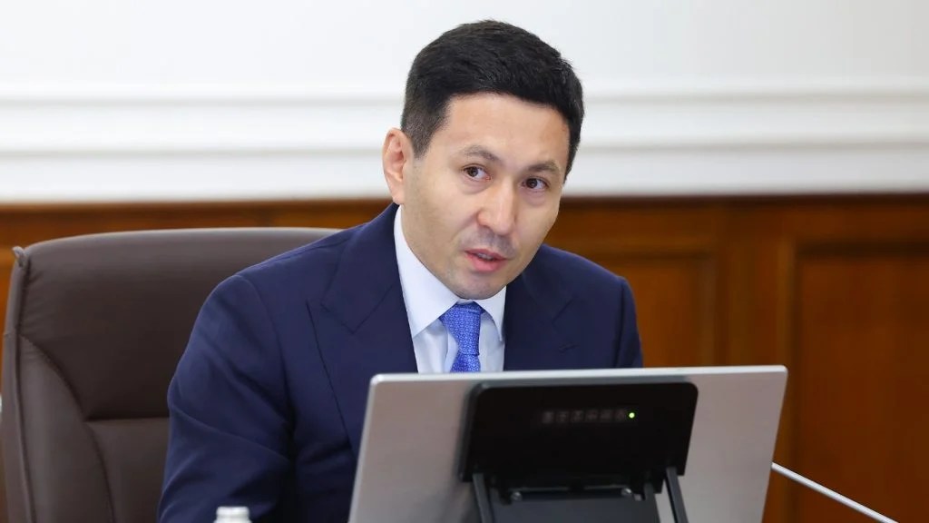 Олжас Бектенов Президент тапсырмаларын орындау аясында «Деректерді өңдеу орталықтары алқабы» жобасын жүзеге асыру жөнінде кеңес өткізді