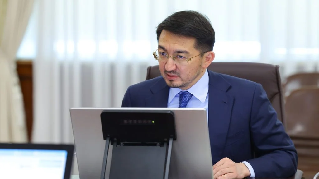 Олжас Бектенов Президент тапсырмаларын орындау аясында «Деректерді өңдеу орталықтары алқабы» жобасын жүзеге асыру жөнінде кеңес өткізді