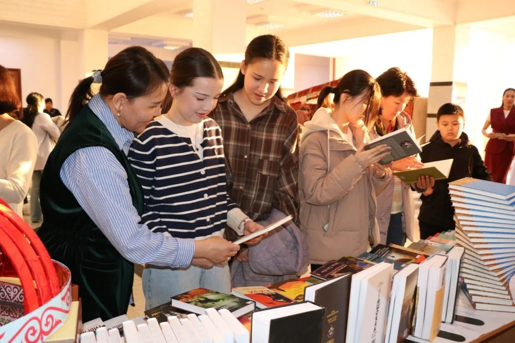 Кітап кейіпкерлері тіл қатқан түн