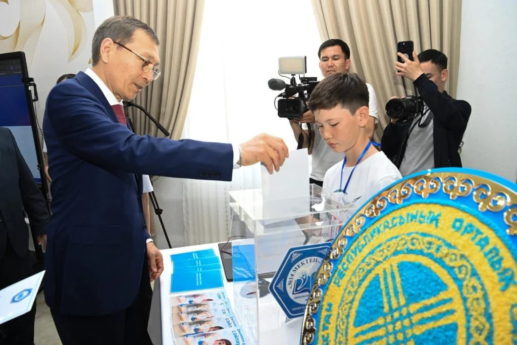 Форумға қатысушылар облыстық сайлау комиссиясының жұмысымен танысты