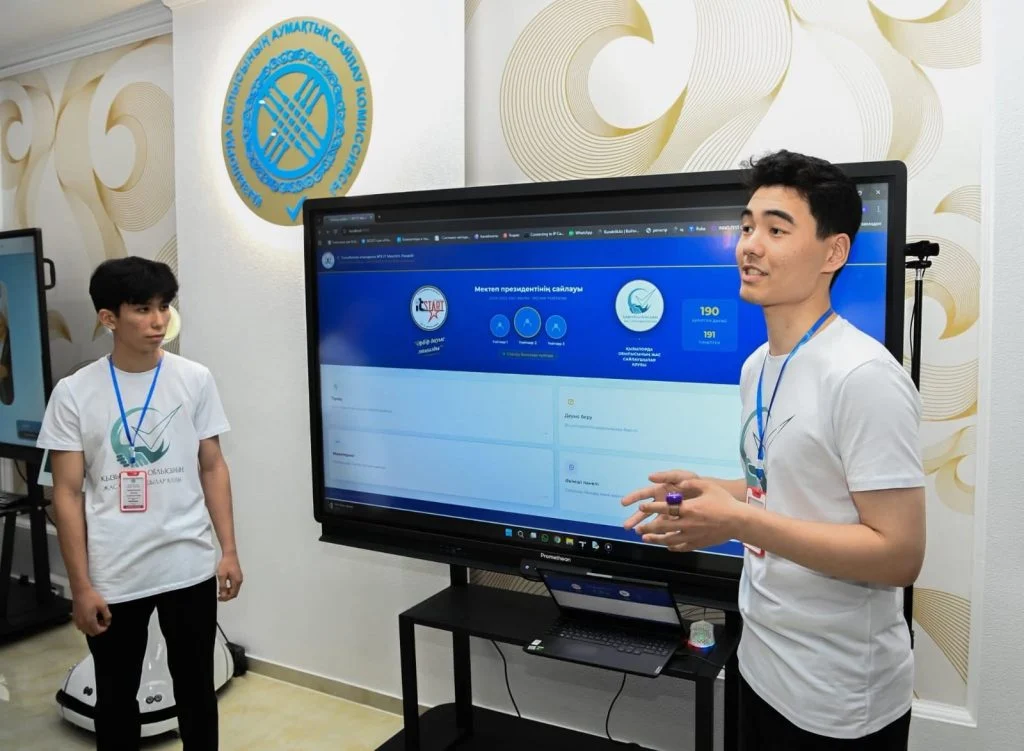 Форумға қатысушылар облыстық сайлау комиссиясының жұмысымен танысты