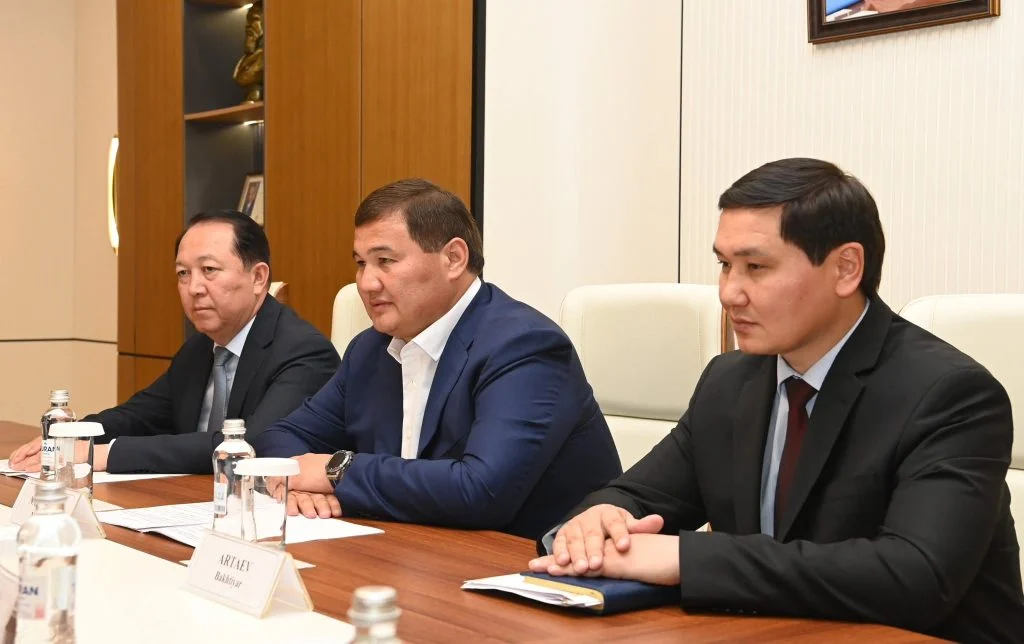 Аймақ басшысы УЕФА стадион инспекторымен кездесті