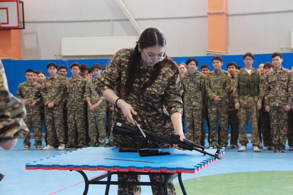 Қызылордадағы NIS-те «Ерлікке тағзым» әскери-спорттық сайыс өтті