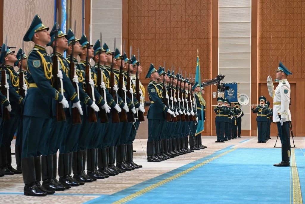 Тәуелсіздік сарайында елімізге ресми сапармен келген Черногория Президентін қарсы алу рәсімі өтті