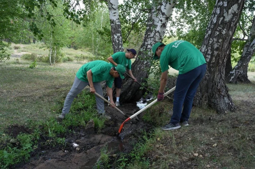 Су ресурстары және ирригация министрі Қазақстандағы бұлақтар мен су айдындарының жағалауын тазартуға бағытталған «Мөлдір бұлақ» ауқымды экологиялық акциясының екінші кезеңін бастады