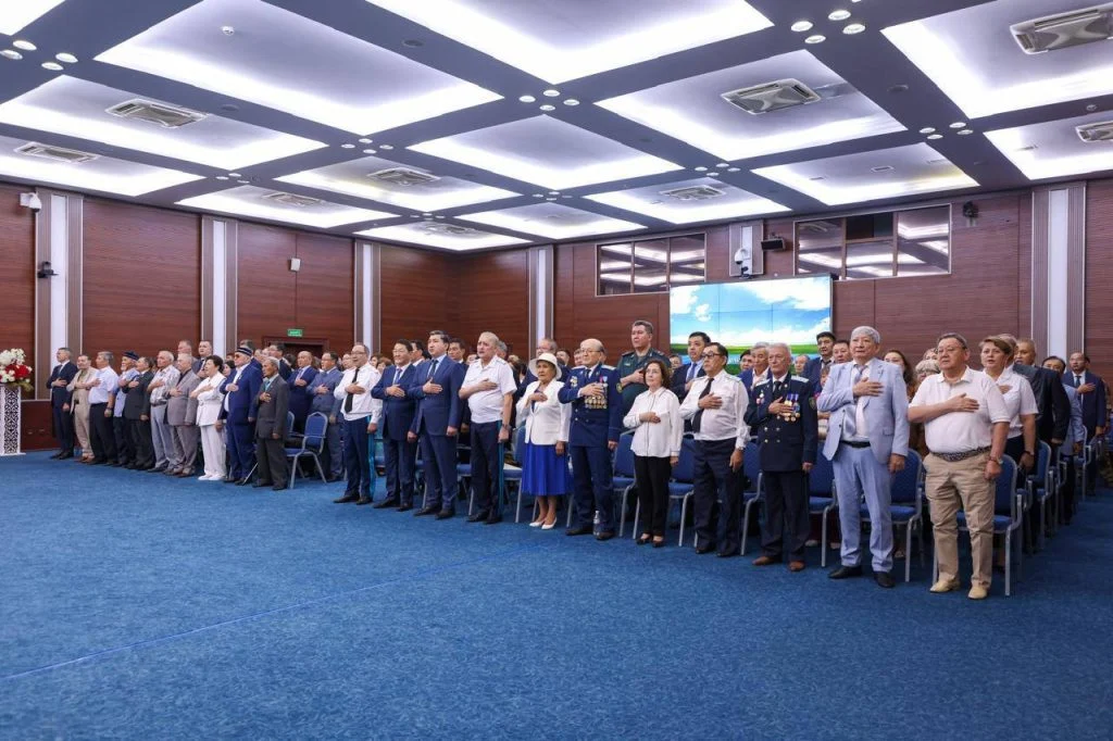 Бас Прокурор прокуратура органдарының ардагерлерімен «Заң мен Тәртіп» қағидатын іске асыру және жастарды тәрбиелеу мәселелерін талқылады