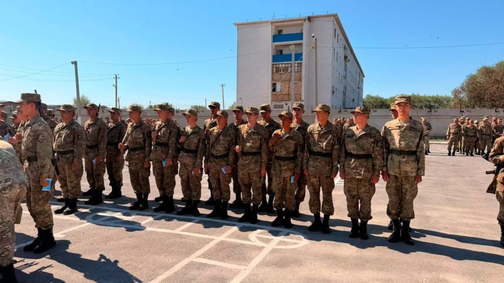5547 әскери бөлімінде жас сарбаздарға салтанатты түрде қару тапсырылды