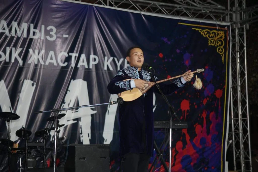 Арал аспанында жастардың жалынды үні