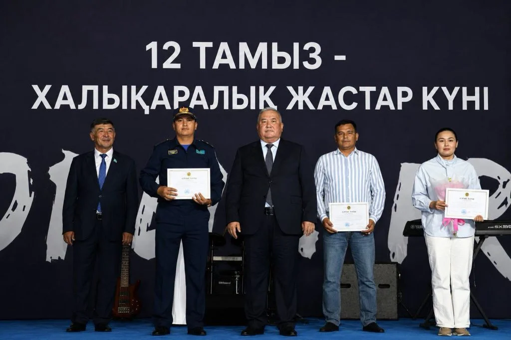 Арал аспанында жастардың жалынды үні