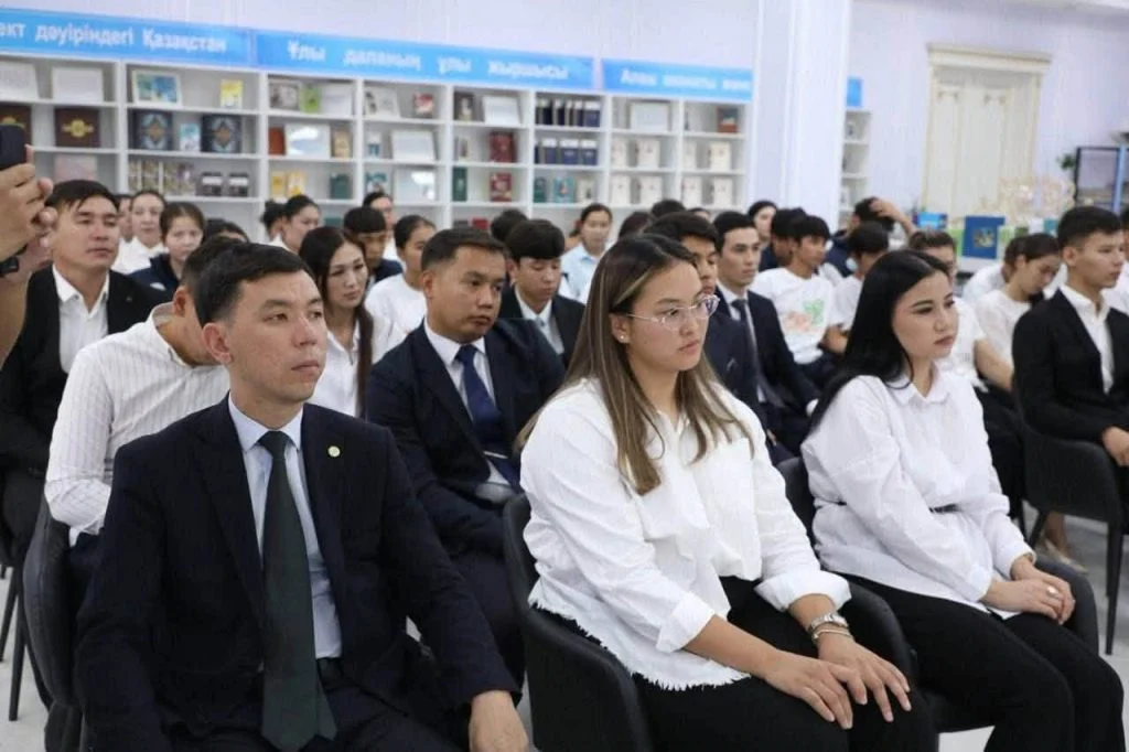 Аудан әкімі жастармен еркін форматта кездесті