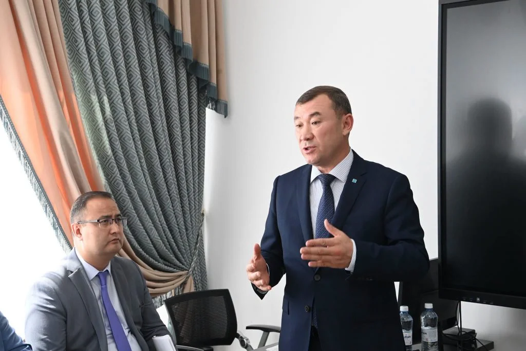 Жеке қабылдауда тұрғындардың мәселелері тыңдалды